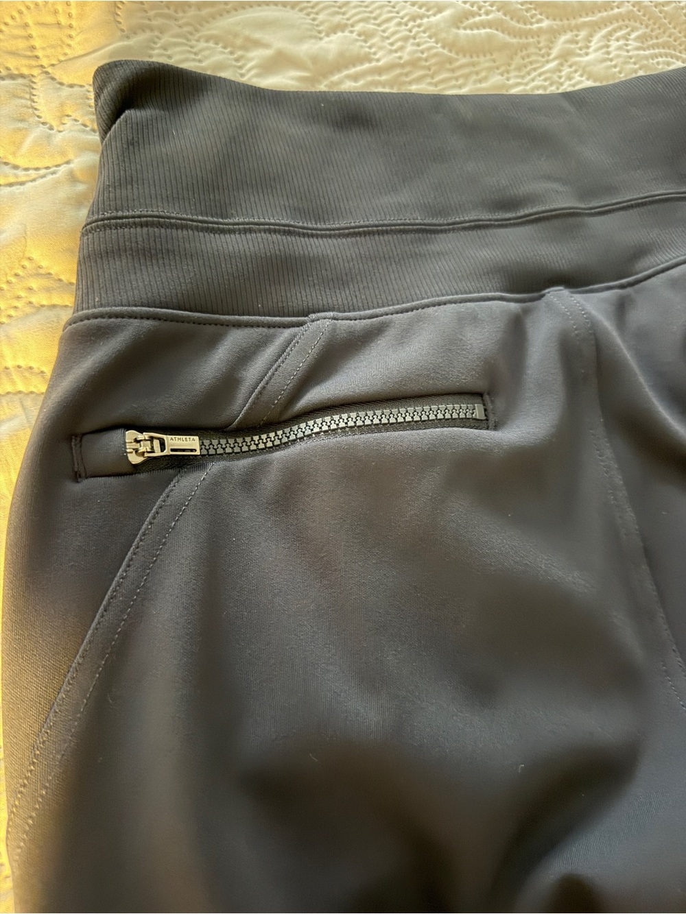 Athleta Navy Tapered Venice Jogger Pants - Size Medium - Picture 11 of 16